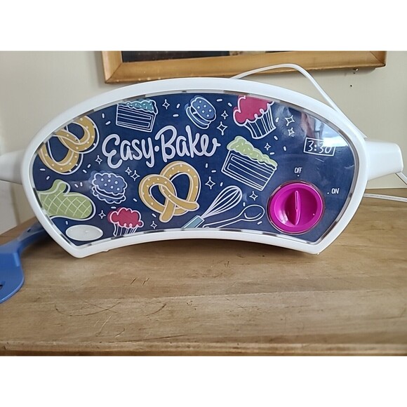 Easy-Bake Oven 2020, READ MISSING PIECES - Picture 2 of 10